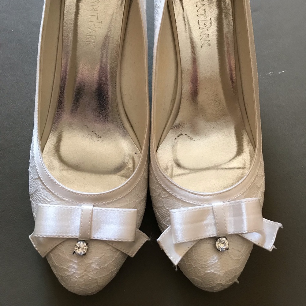 Off white lace shoes